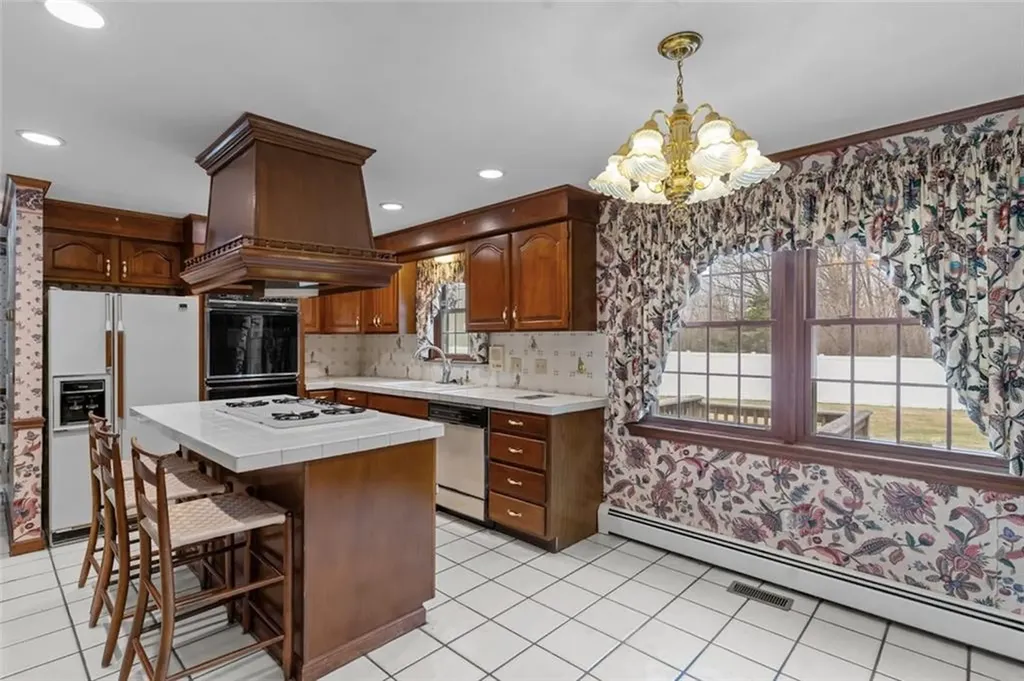 385 Olney Arnold Road Cranston RI 02921