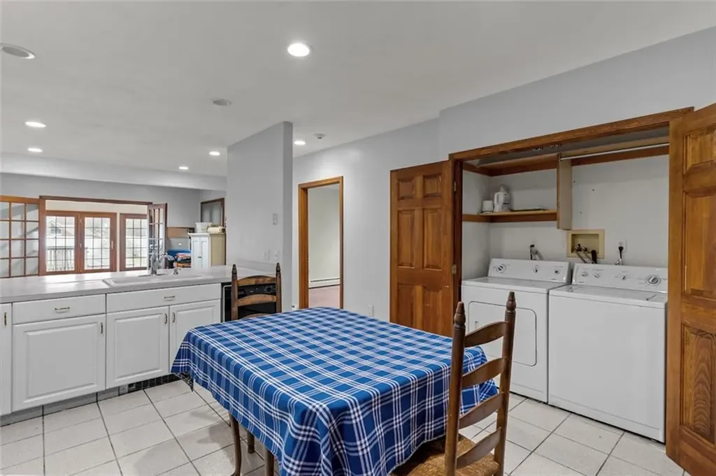 385 Olney Arnold Road Cranston RI 02921