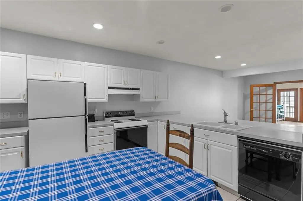385 Olney Arnold Road Cranston RI 02921