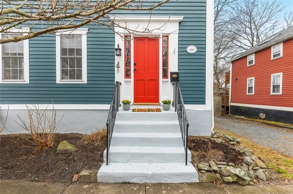 34 Wheaton Street Warren RI 02885