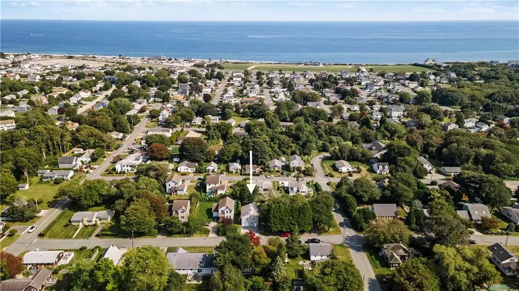 16 Coffey Avenue Narragansett RI 02882