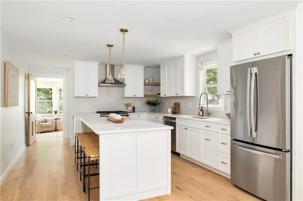 16 Coffey Avenue Narragansett RI 02882