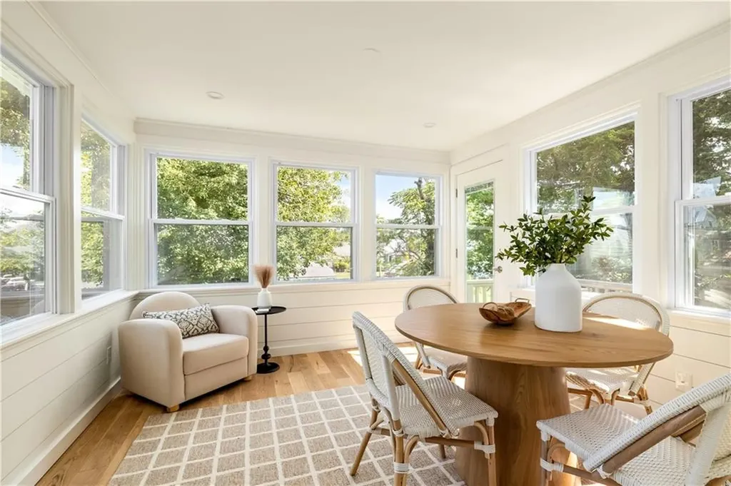 16 Coffey Avenue Narragansett RI 02882
