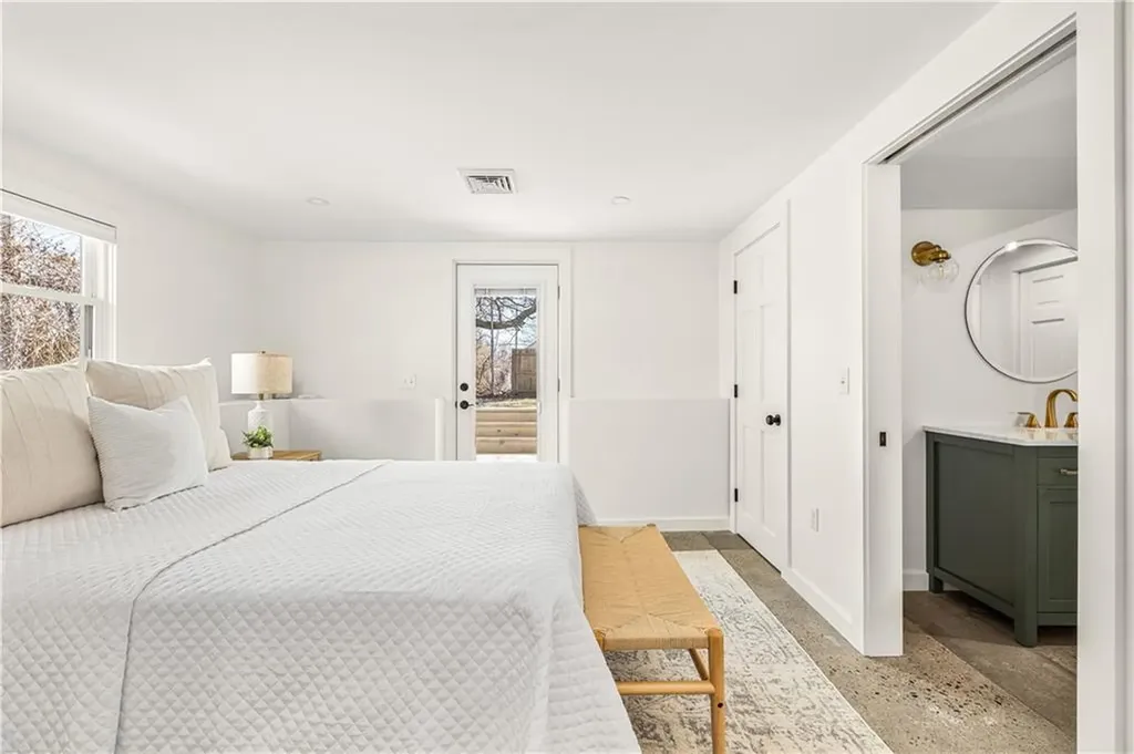 16 Coffey Avenue Narragansett RI 02882
