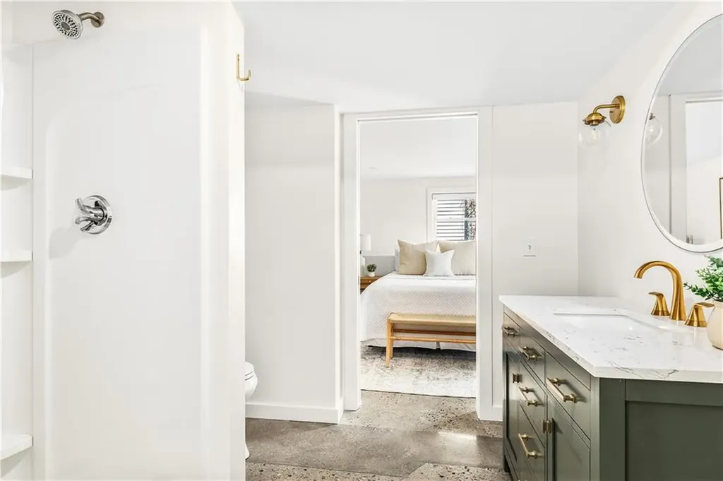 16 Coffey Avenue Narragansett RI 02882