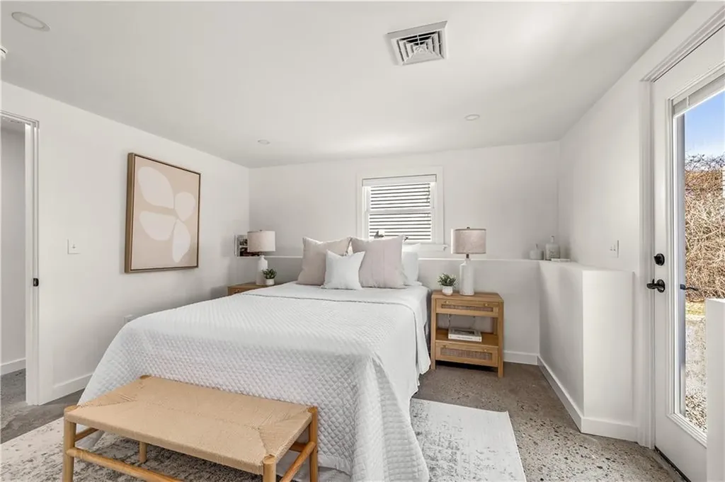 16 Coffey Avenue Narragansett RI 02882
