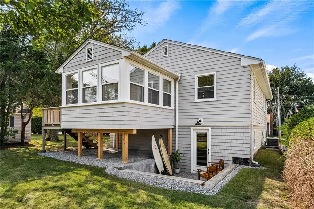 16 Coffey Avenue Narragansett RI 02882