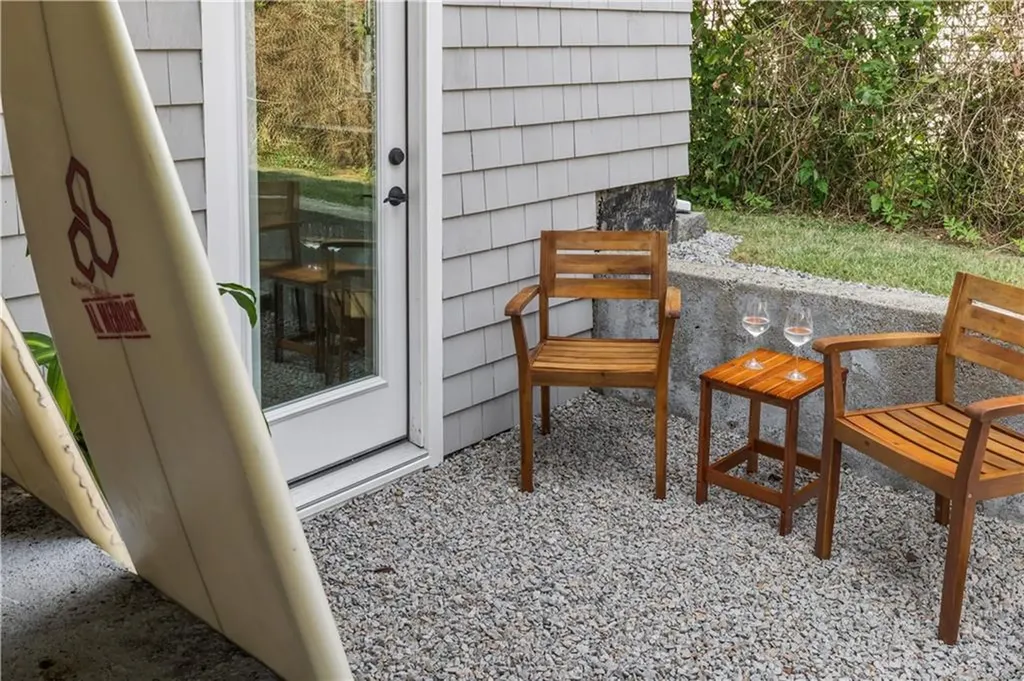 16 Coffey Avenue Narragansett RI 02882