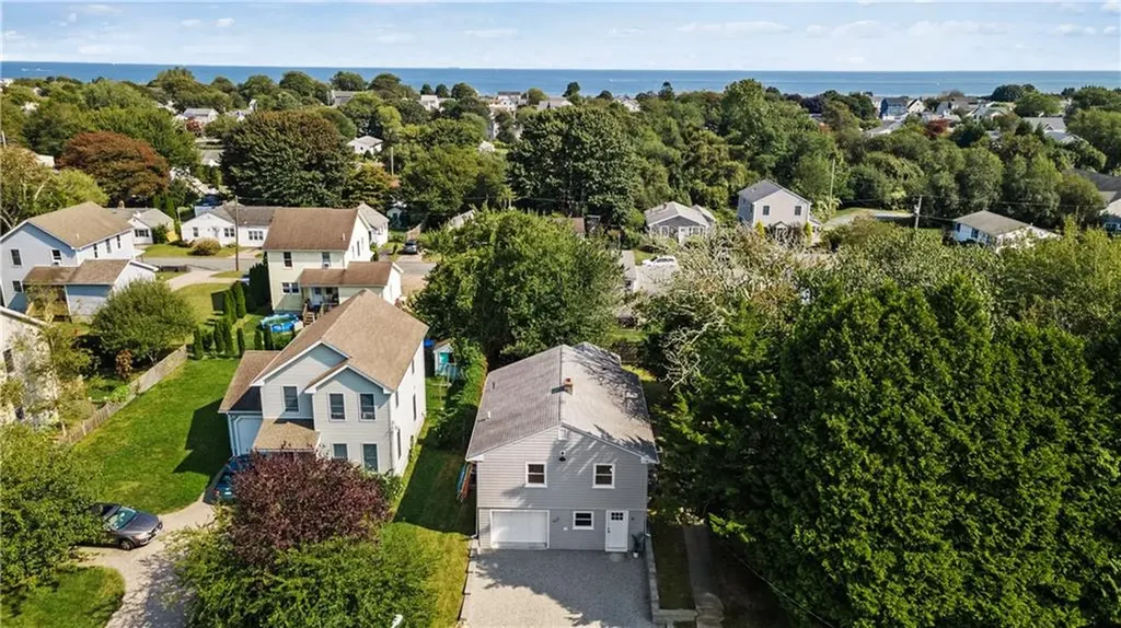 16 Coffey Avenue Narragansett RI 02882