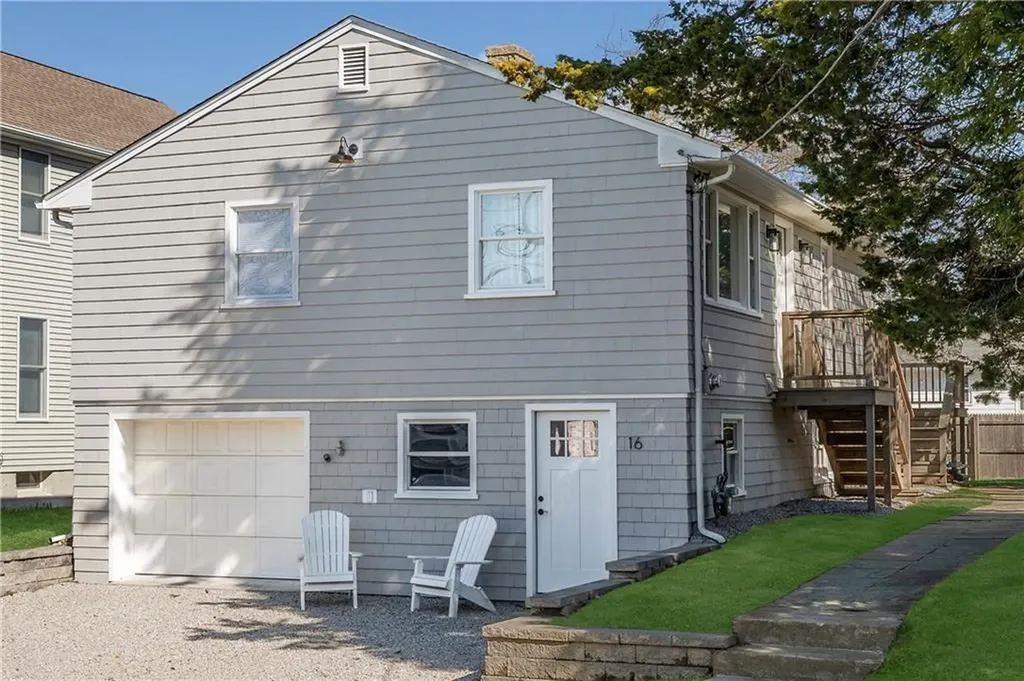 16 Coffey Avenue Narragansett RI 02882