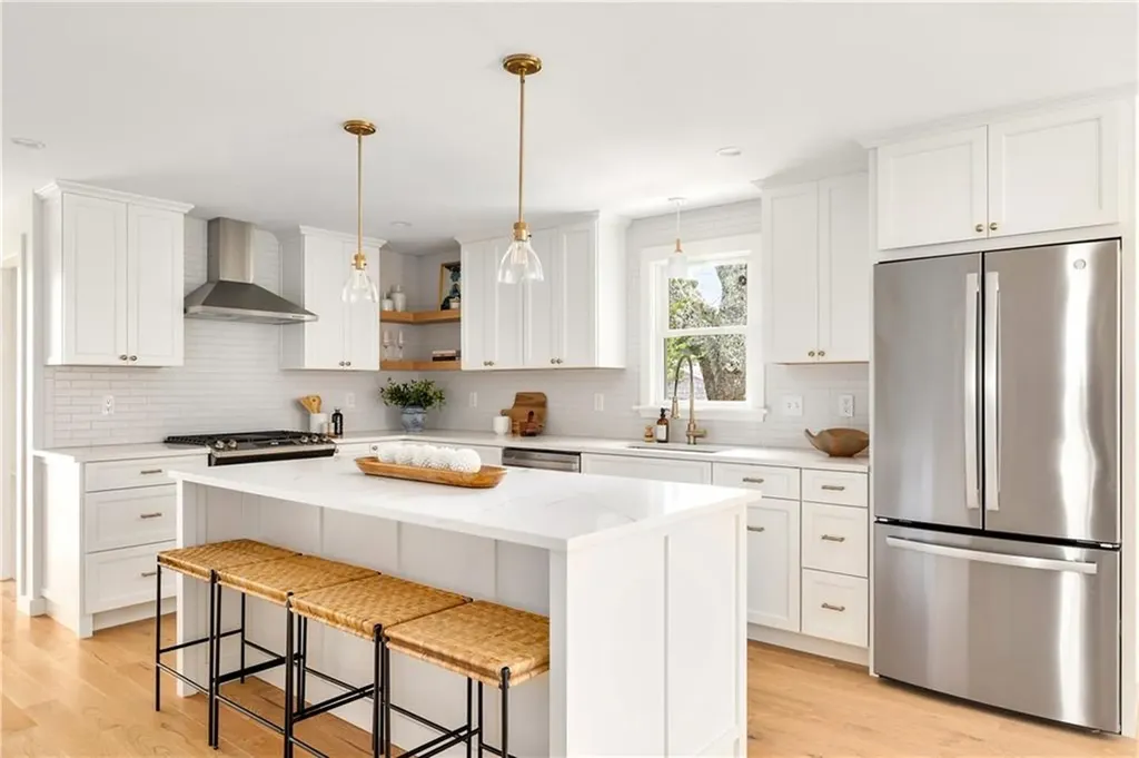 16 Coffey Avenue Narragansett RI 02882