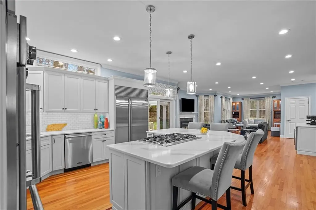 20 Fair Oaks Drive Lincoln RI 02865