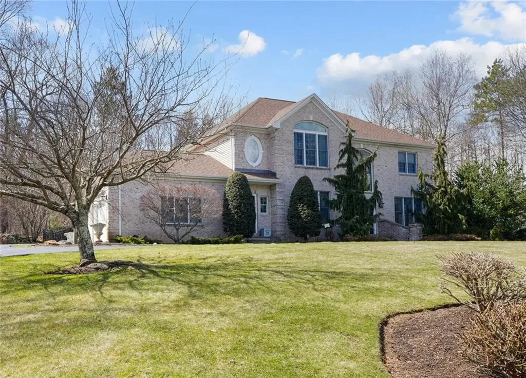 20 Fair Oaks Drive Lincoln RI 02865
