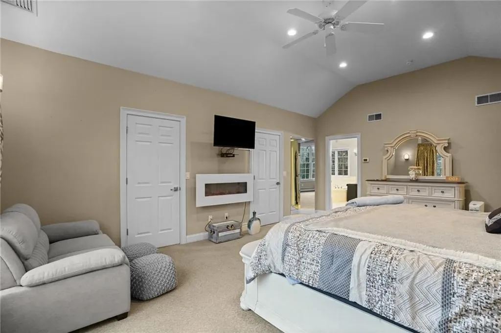 20 Fair Oaks Drive Lincoln RI 02865