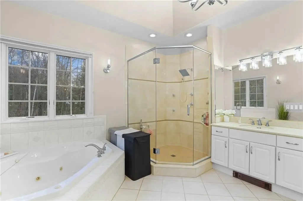 20 Fair Oaks Drive Lincoln RI 02865