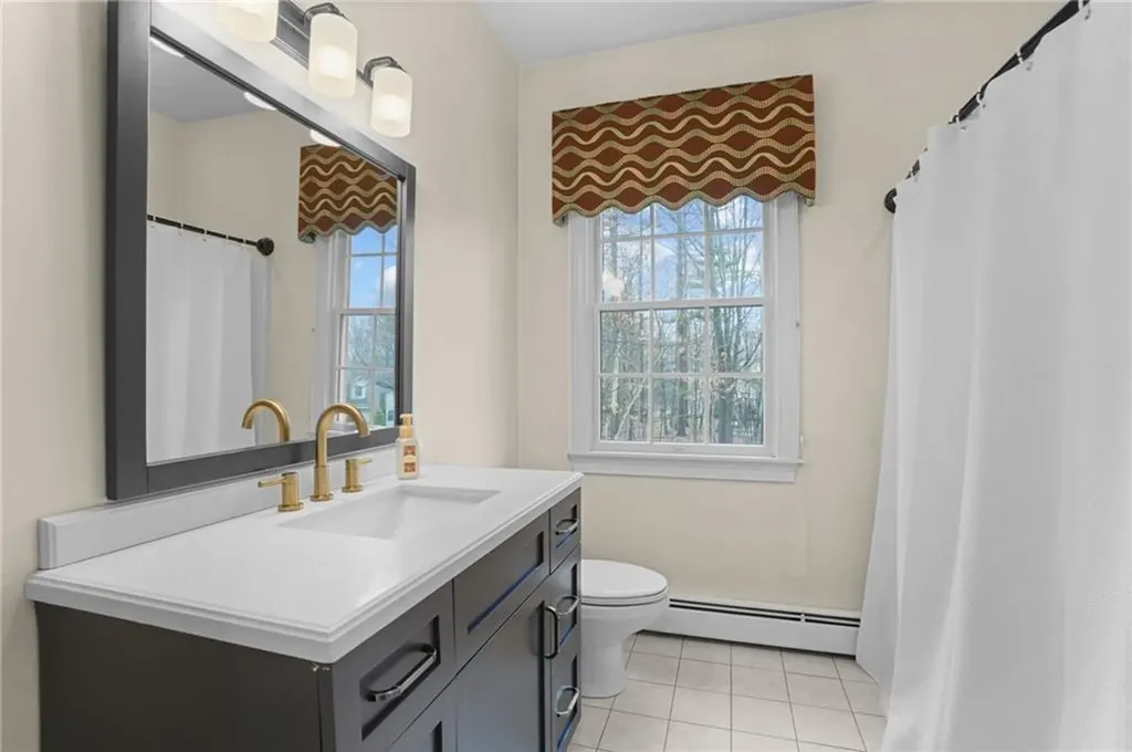 20 Fair Oaks Drive Lincoln RI 02865