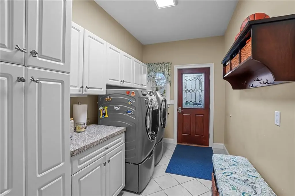 20 Fair Oaks Drive Lincoln RI 02865
