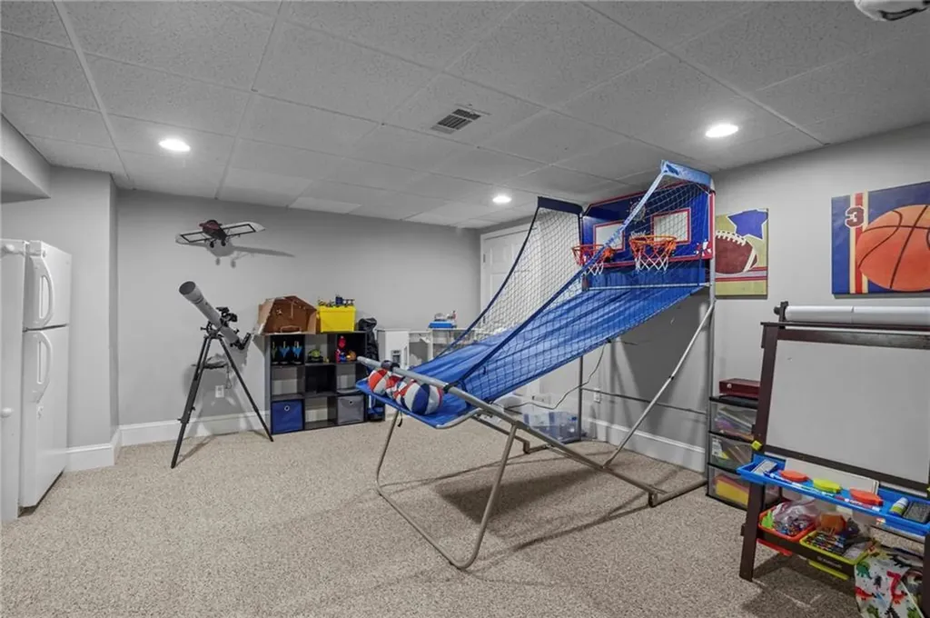 20 Fair Oaks Drive Lincoln RI 02865