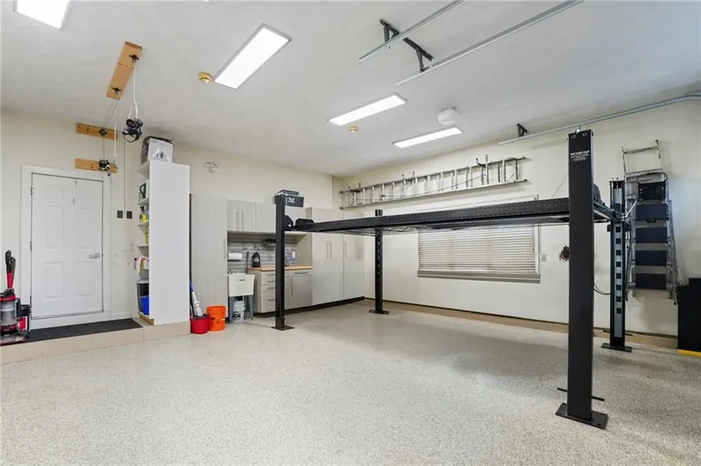 20 Fair Oaks Drive Lincoln RI 02865