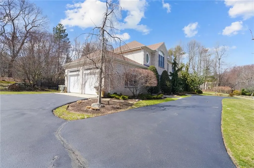 20 Fair Oaks Drive Lincoln RI 02865