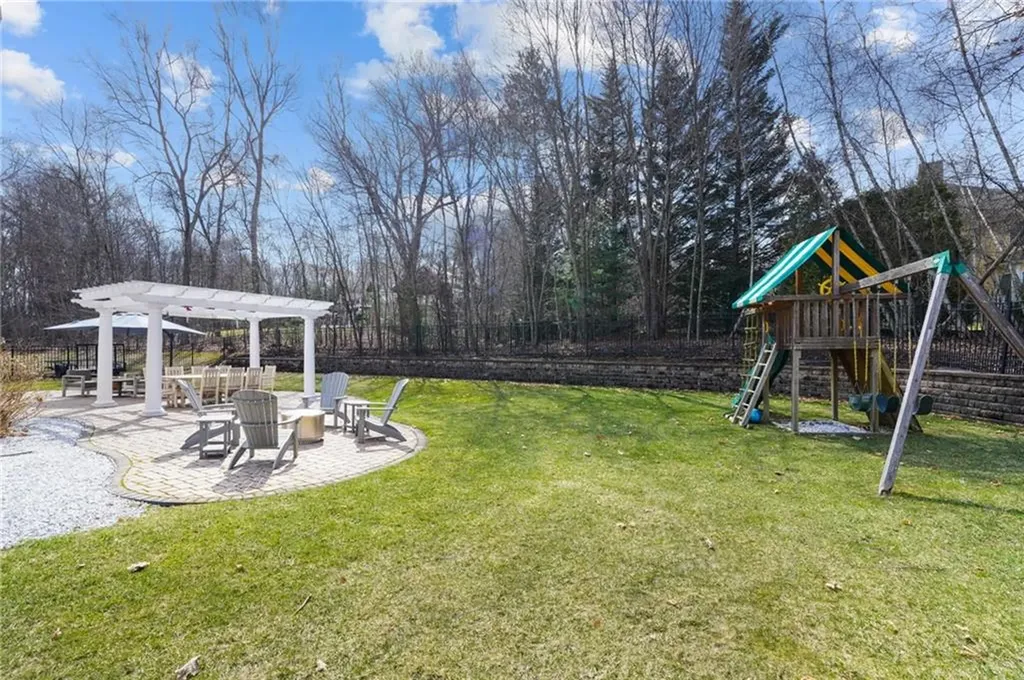 20 Fair Oaks Drive Lincoln RI 02865