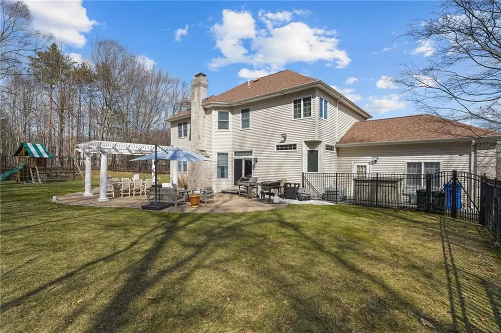 20 Fair Oaks Drive Lincoln RI 02865