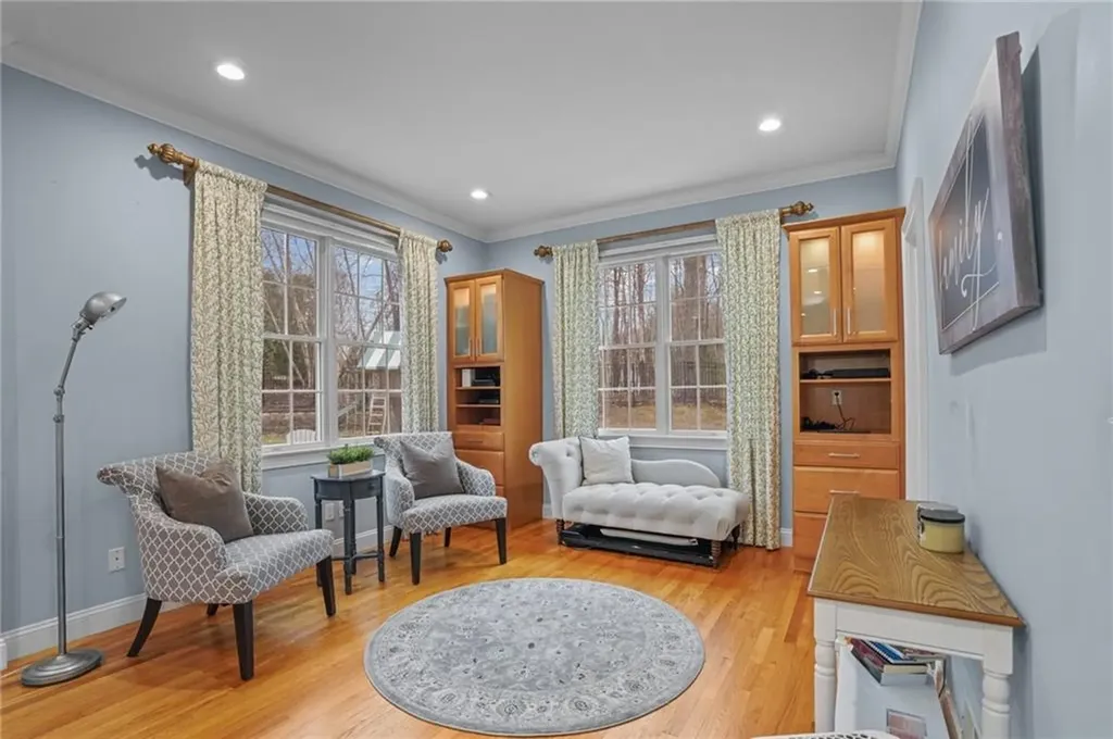 20 Fair Oaks Drive Lincoln RI 02865