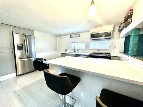 92 Cove Street Portsmouth RI 02871