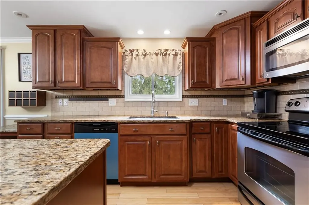 64 Winsor Avenue Johnston RI 02919