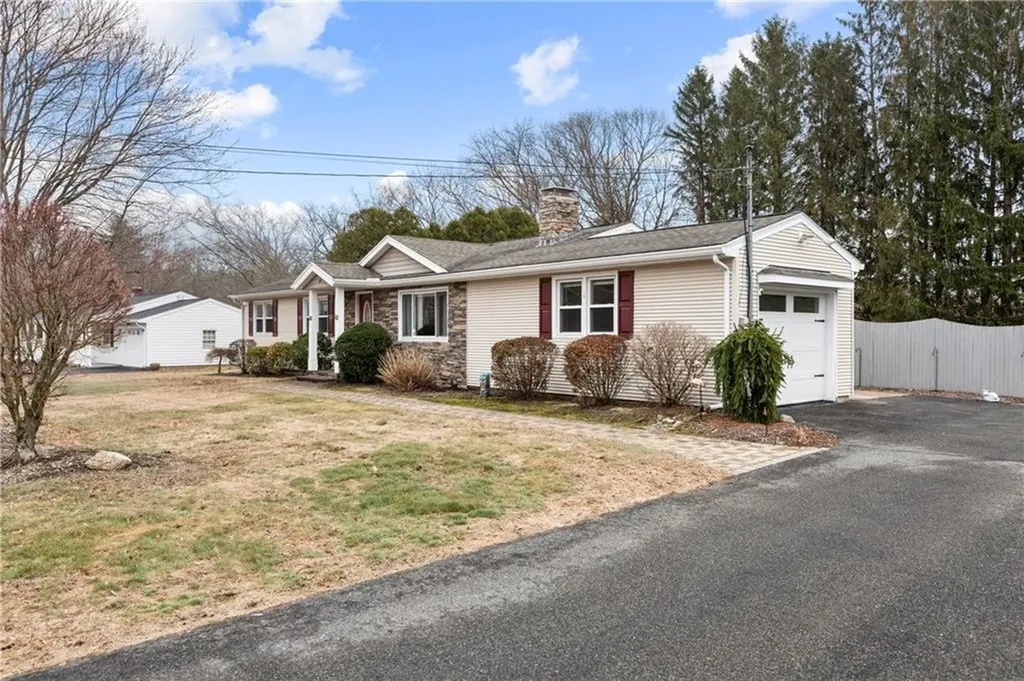 64 Winsor Avenue Johnston RI 02919