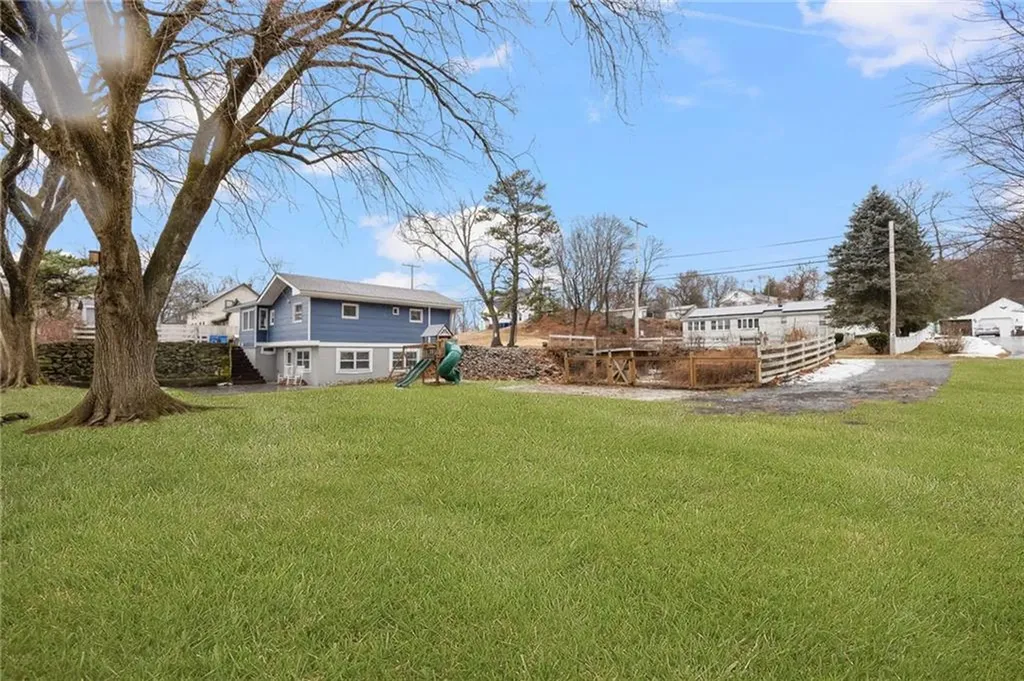 11 Hardwick Street Cumberland RI 02864