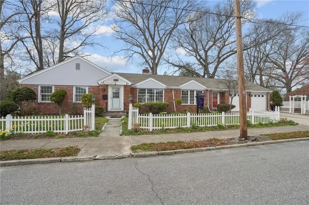 71 Betsey Williams Drive Providence RI 02905