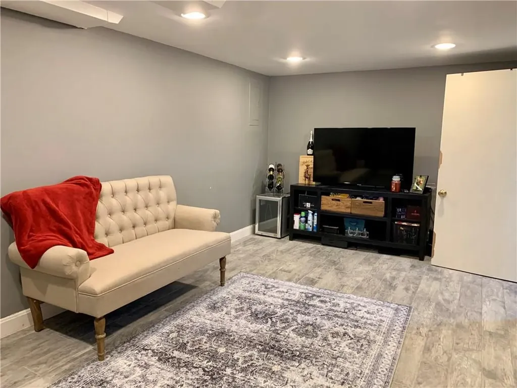 103 Brunswick Drive Warwick RI 02886