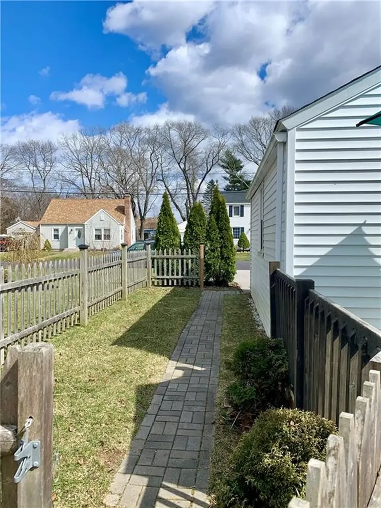 103 Brunswick Drive Warwick RI 02886