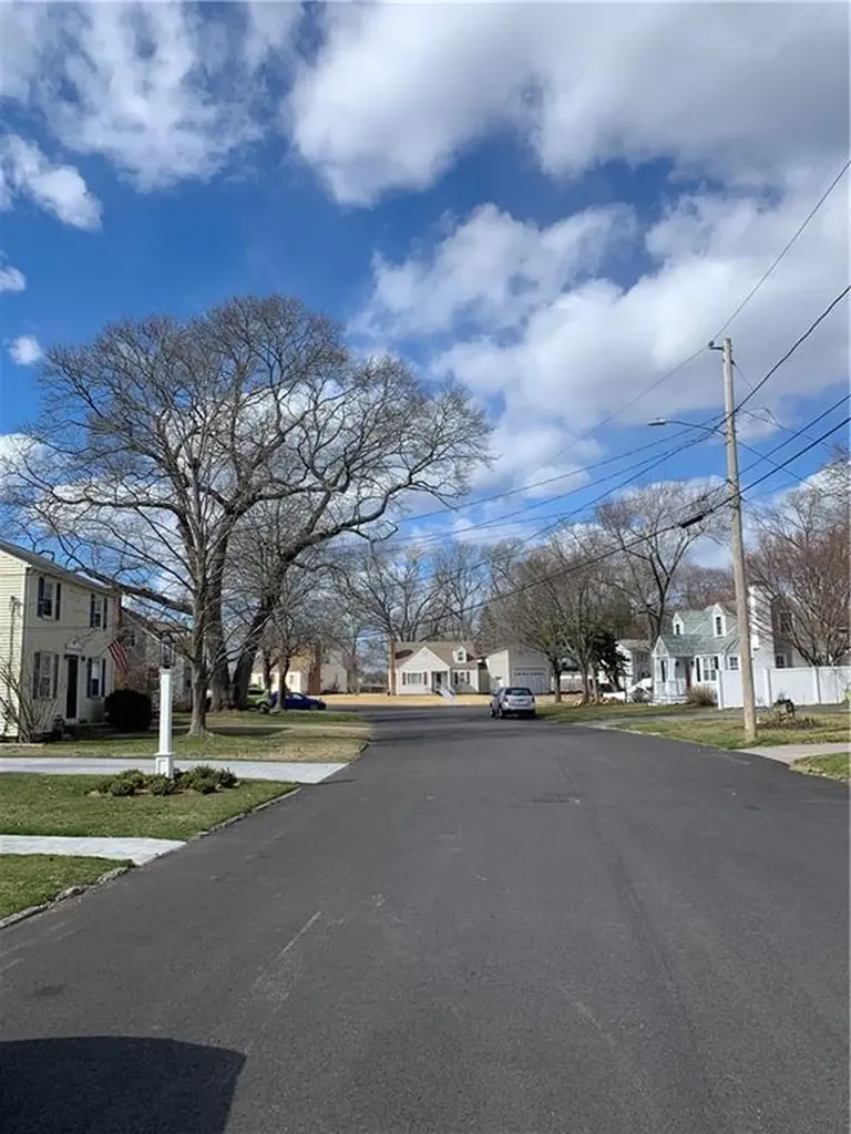 103 Brunswick Drive Warwick RI 02886