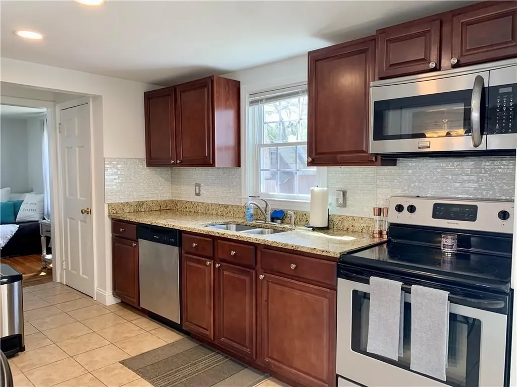 103 Brunswick Drive Warwick RI 02886