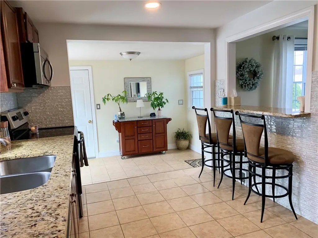 103 Brunswick Drive Warwick RI 02886