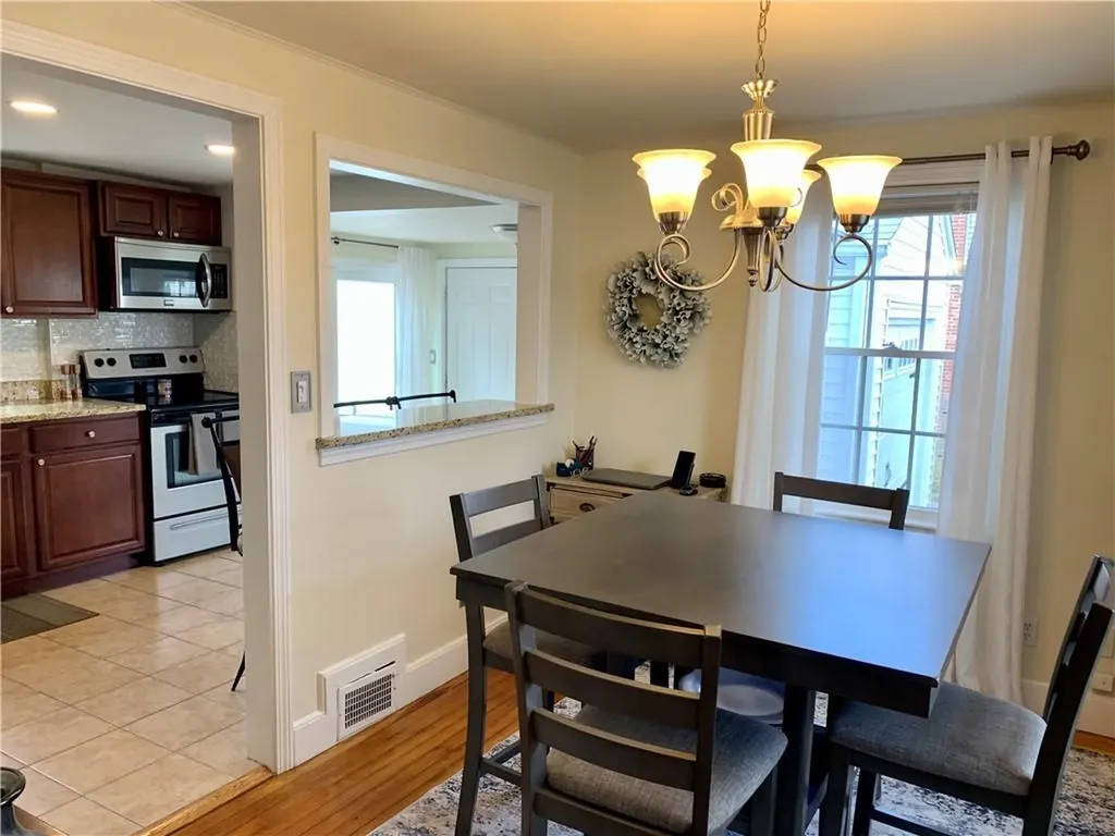 103 Brunswick Drive Warwick RI 02886