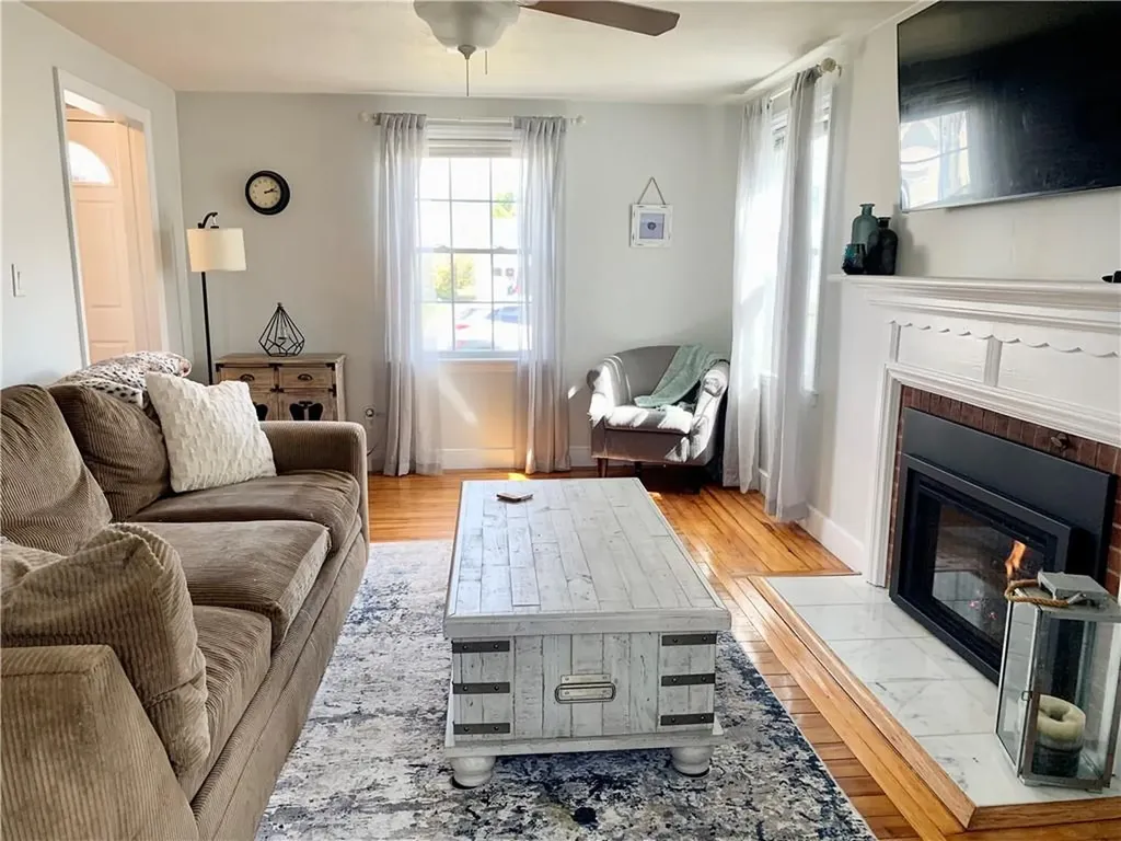 103 Brunswick Drive Warwick RI 02886