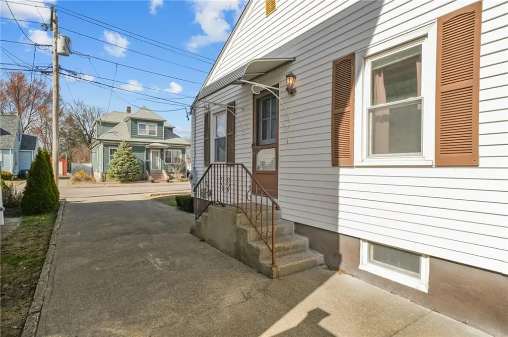 4 Rose Street North Providence RI 02904
