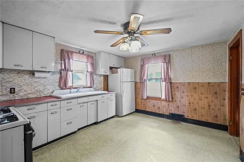 4 Rose Street North Providence RI 02904
