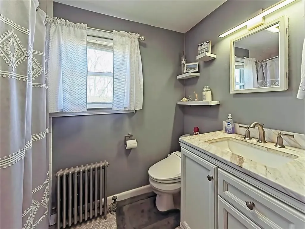 8 Bassett Street Coventry RI 02816