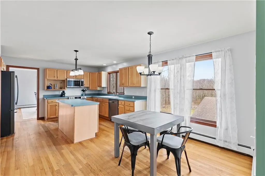 153 North Road Hopkinton RI 02833