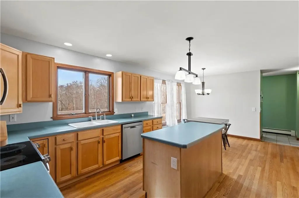 153 North Road Hopkinton RI 02833