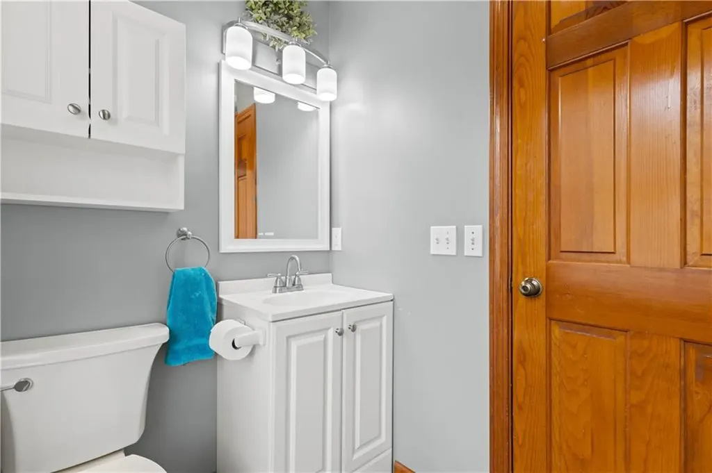 153 North Road Hopkinton RI 02833