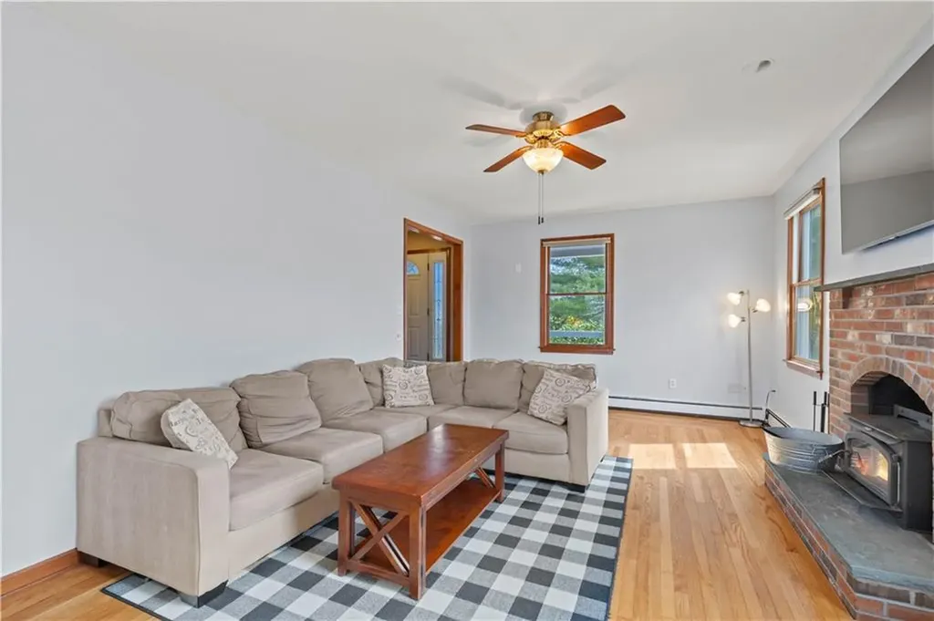 153 North Road Hopkinton RI 02833