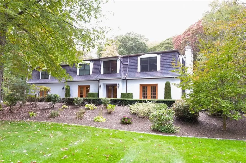 205 Beechwood Drive Cranston RI 02921