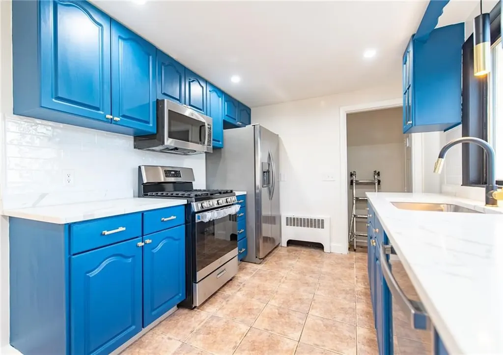 236 Mayfield Avenue Cranston RI 02920