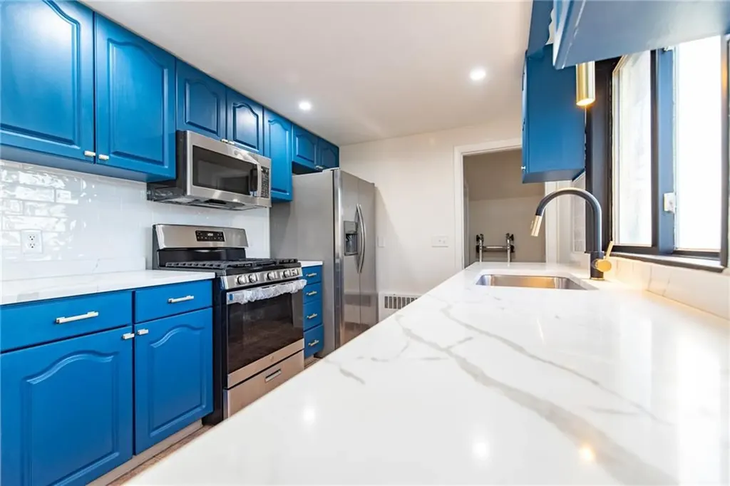 236 Mayfield Avenue Cranston RI 02920