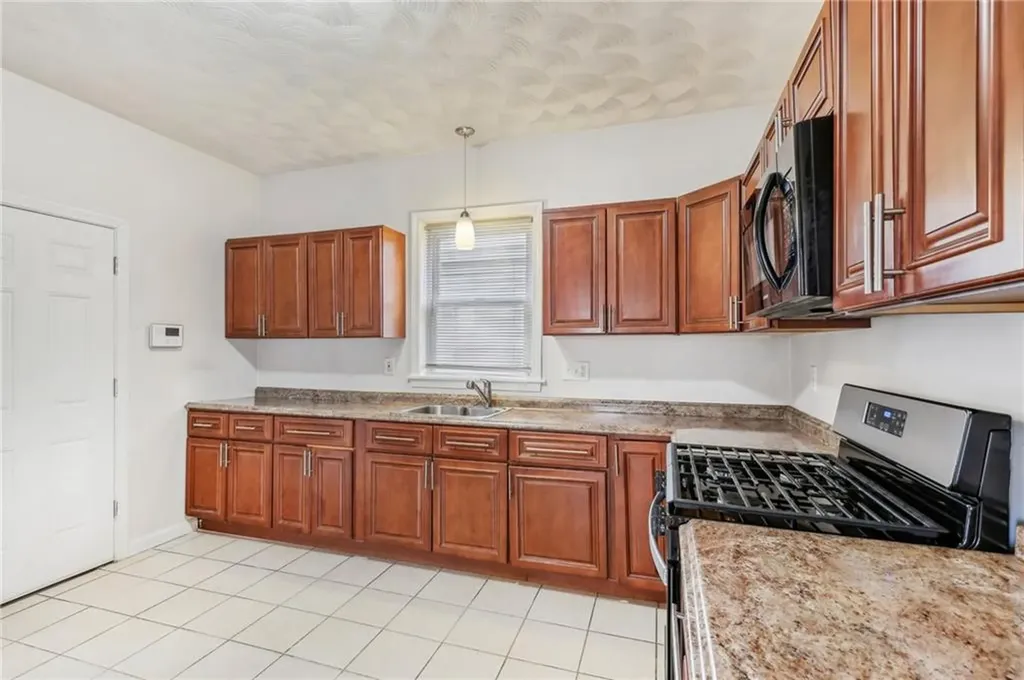 186 Linwood Avenue Providence RI 02907